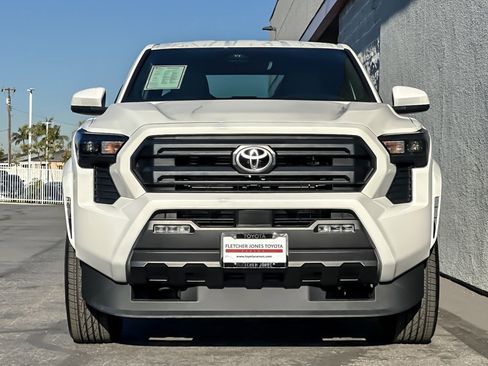 Certified 2025 Toyota Tacoma SR5 image 8