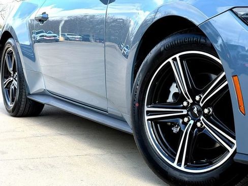 Used 2024 Ford Mustang Coupe image 6