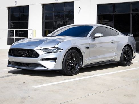 Used 2020 Ford Mustang GT Premium w/ Equipment Group 401A image 4