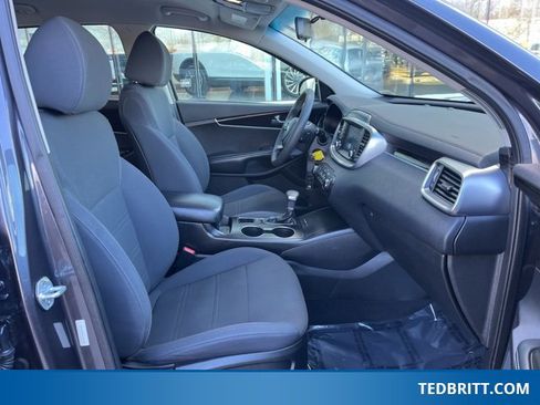 Used 2019 Kia Sorento LX image 20