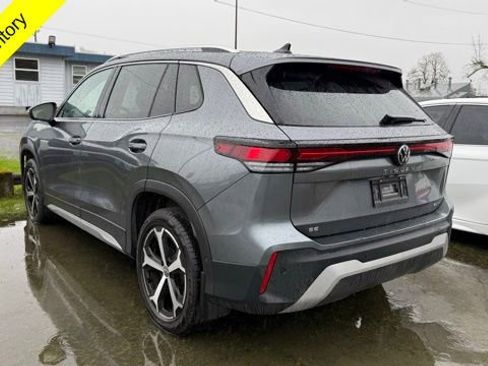 Used 2025 Volkswagen Tiguan SE image 4