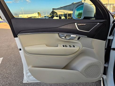 Used 2020 Volvo XC90 T5 Momentum w/ Protection Package Premier image 24