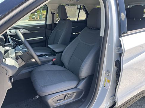 New 2026 Ford Explorer Active RWD image 13