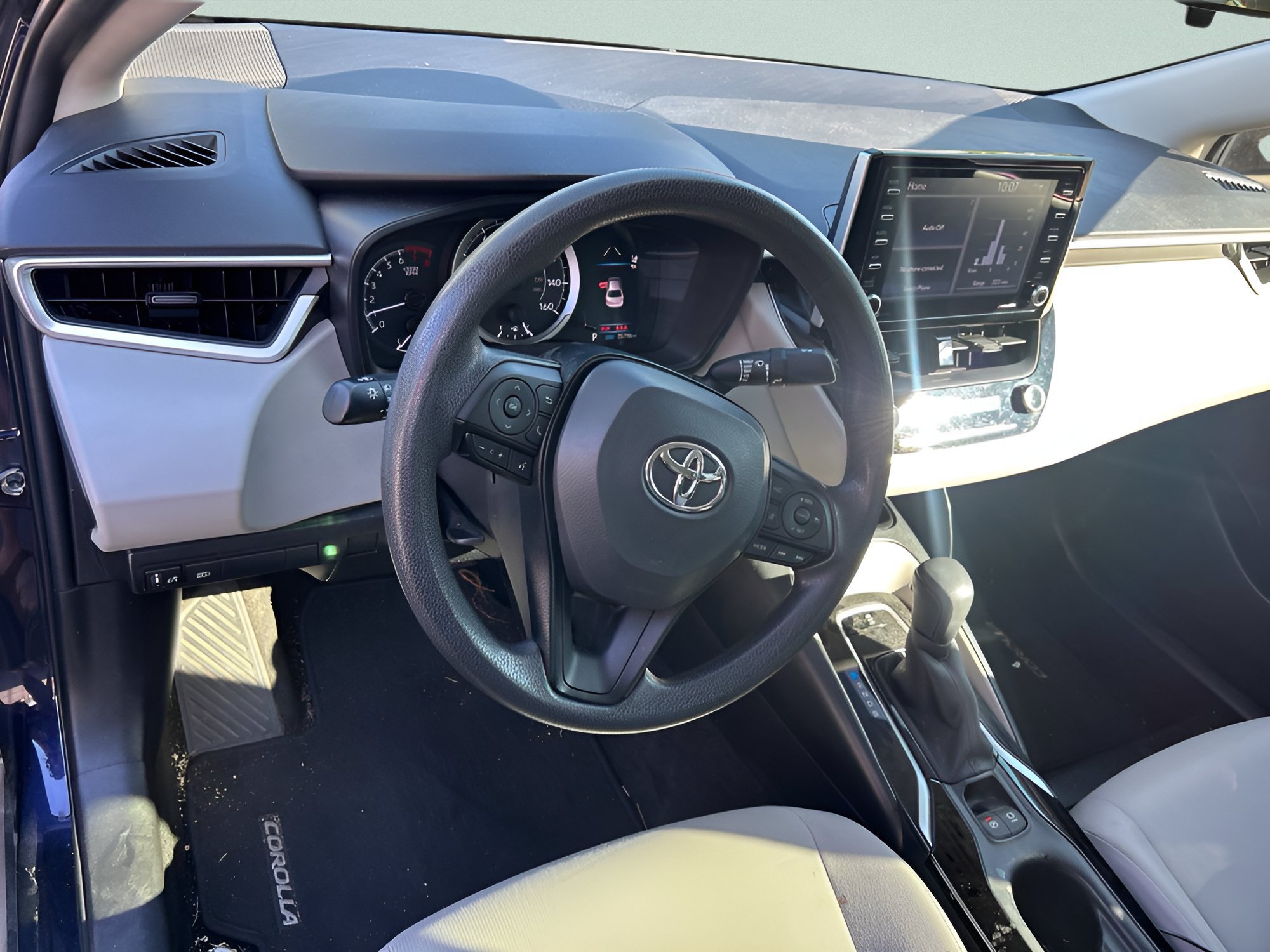 Used 2021 Toyota Corolla LE w/ Carpet Mat Package (TMS) FWD image 19