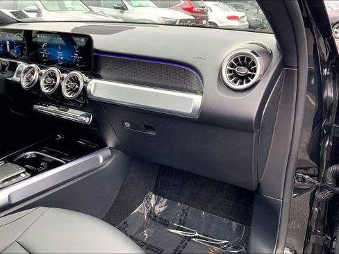 Certified 2022 Mercedes-Benz GLB 250 4MATIC image 15