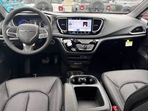 New 2026 Chrysler Pacifica Select image 12