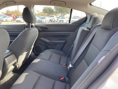 Used 2025 Nissan Altima 2.5 SV image 11