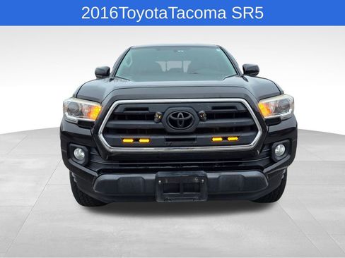 Used 2016 Toyota Tacoma SR5 image 9