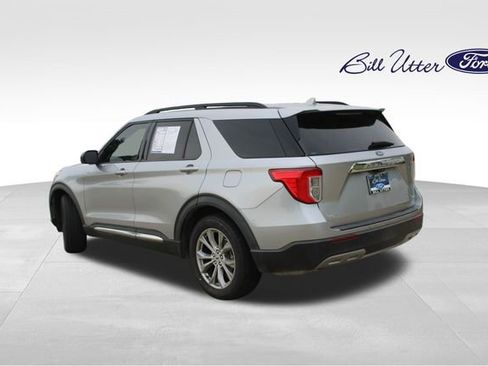 Used 2020 Ford Explorer XLT w/ Equipment Group 202A image 7
