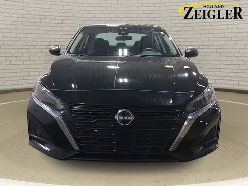 Certified 2025 Nissan Altima 2.5 SV image 2