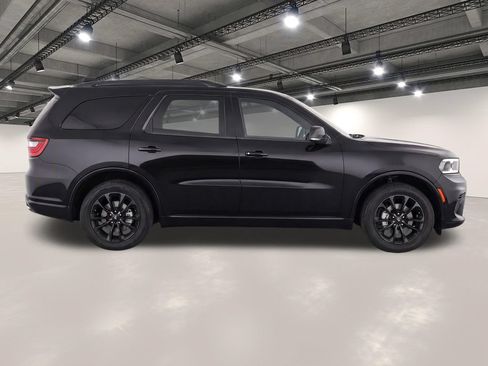 Used 2023 Dodge Durango R/T RWD image 8