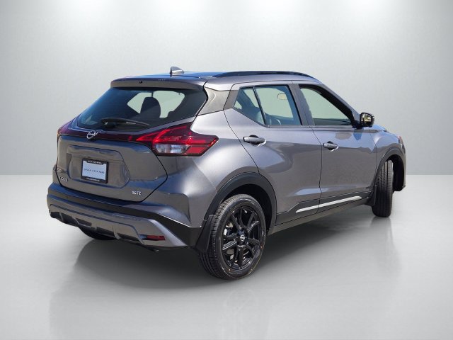 Used 2023 Nissan Kicks SR w/ SR Premium Package FWD image 4