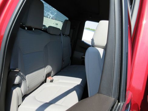 Used 2021 GMC Sierra 1500 SLE w/ X31 Off-Road Package AWD/4WD image 21