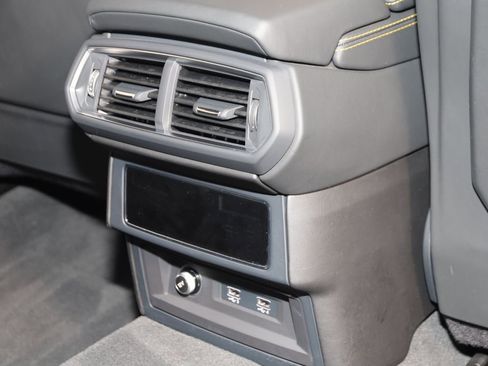 Used 2021 Lamborghini Urus image 20