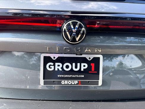 New 2026 Volkswagen Tiguan SE FWD image 15