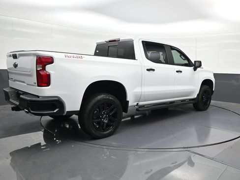 Used 2025 Chevrolet Silverado 1500 LT Trail Boss w/ LT Trail Boss Premium Package AWD/4WD image 5
