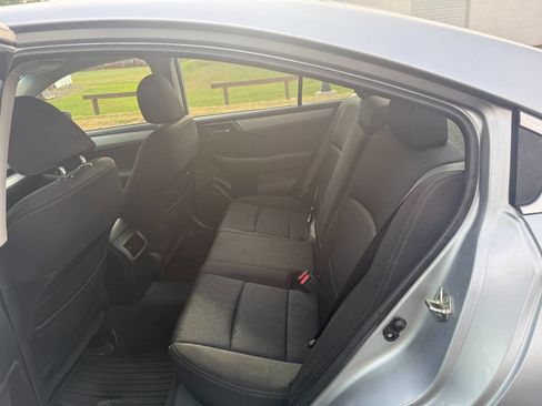 Used 2017 Subaru Legacy 2.5i Premium image 11