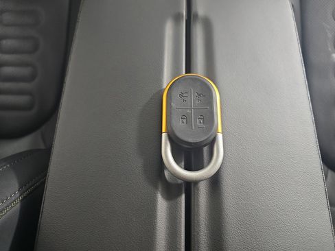 Used 2023 Rivian R1T Adventure image 29