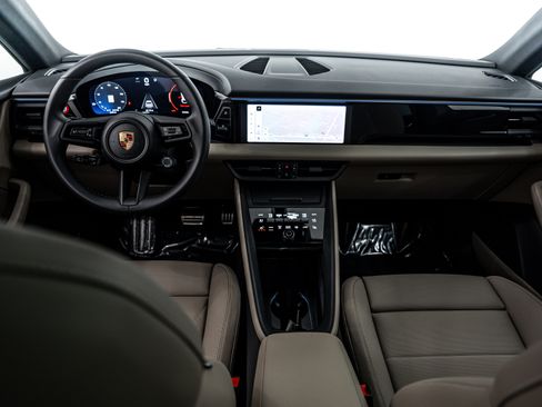 Certified 2025 Porsche Macan 4 Electric image 12