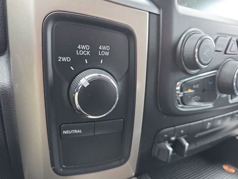 Used 2015 RAM 2500 SLT w/ Luxury Group image 50