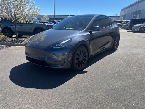 Used 2021 Tesla Model Y Performance image 3