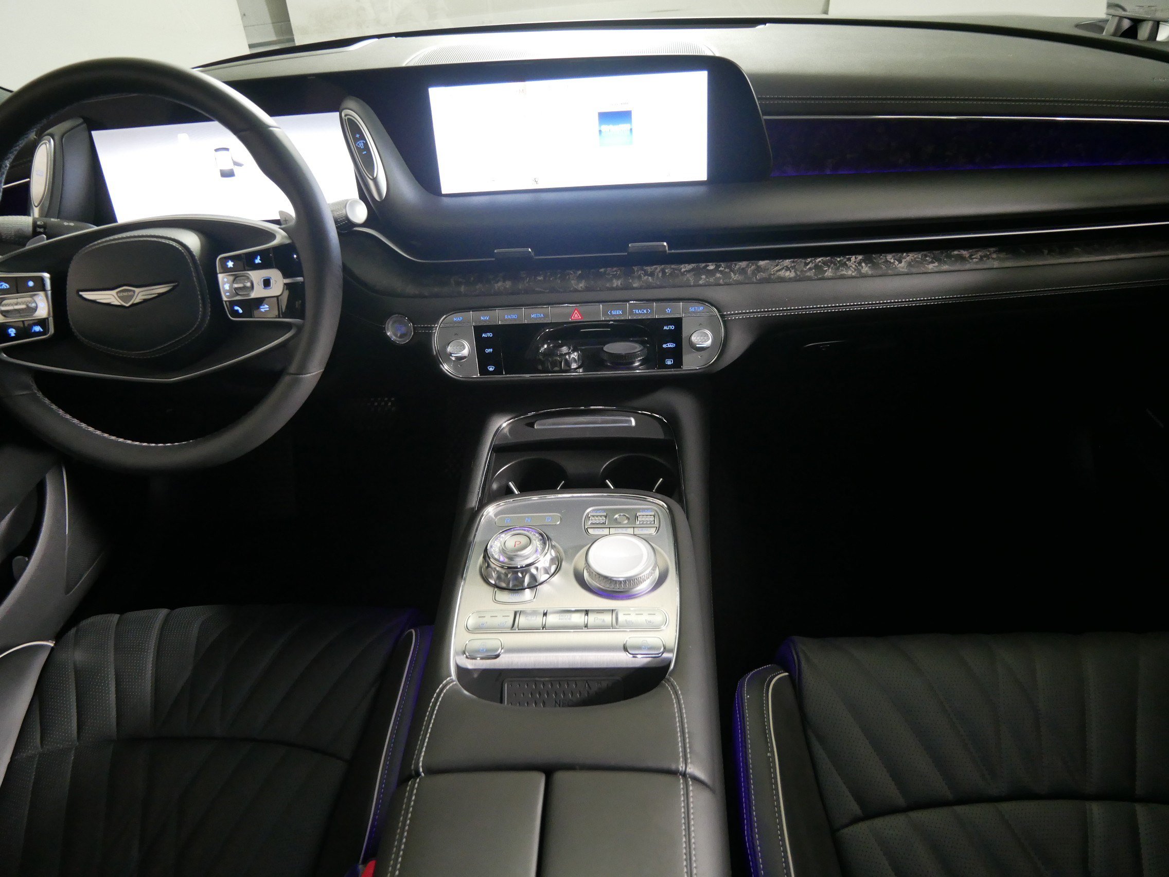 Used 2024 Genesis G90 3.5T AWD/4WD image 10