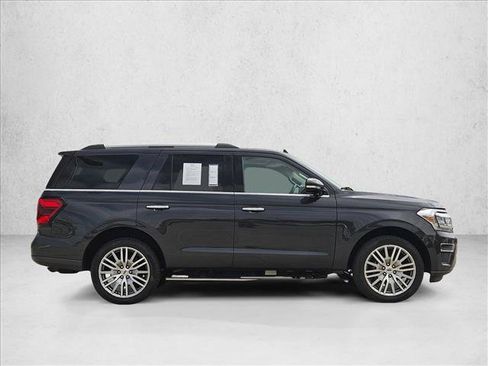 Used 2023 Ford Expedition Limited AWD/4WD image 4