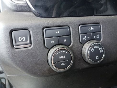 Used 2024 Chevrolet Silverado 2500 LT image 26