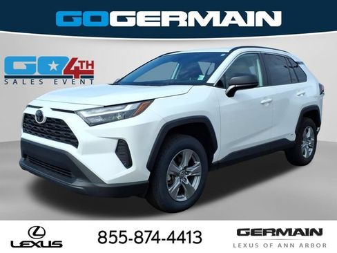 Used 2025 Toyota RAV4 LE AWD/4WD image 1