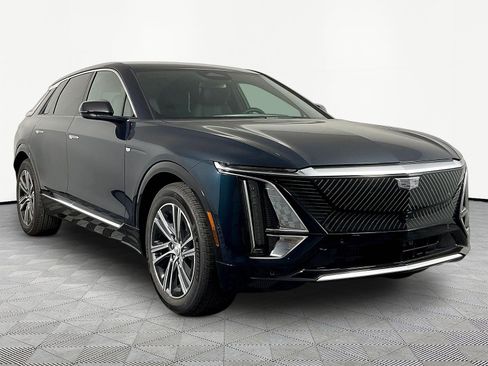 New 2026 Cadillac Lyriq Luxury AWD/4WD image 4