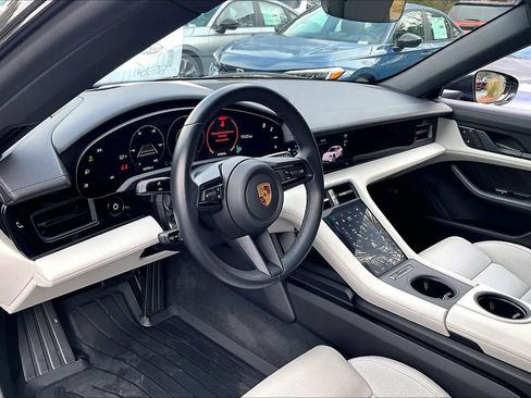 Used 2022 Porsche Taycan 4 Cross Turismo image 17