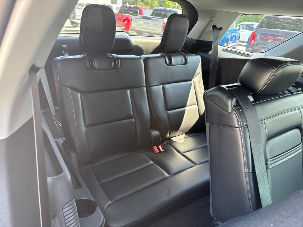 Used 2021 Ford Explorer XLT w/ Equipment Group 202A AWD/4WD image 13