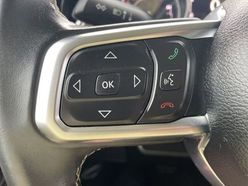 Used 2019 Jeep Wrangler Unlimited Sahara AWD/4WD image 19