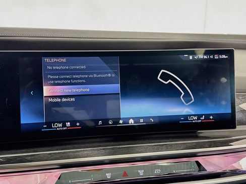 Used 2023 BMW i7 xDrive60 AWD/4WD image 40