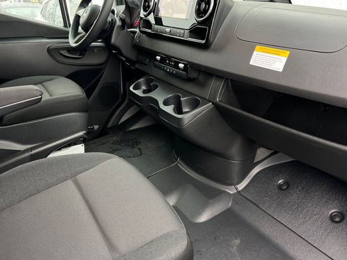 New 2025 Mercedes-Benz Sprinter 2500 image 14