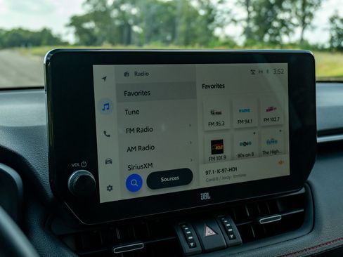 Used 2025 Toyota RAV4 XSE w/ Premium Package AWD/4WD image 23