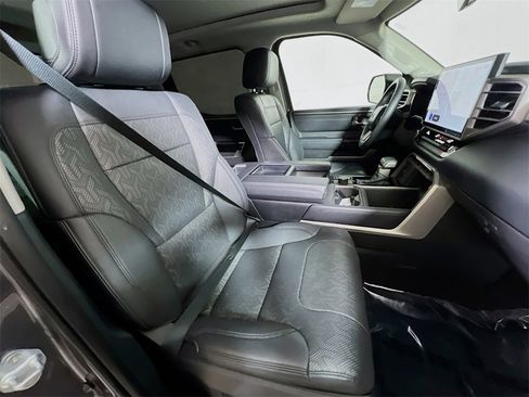 Used 2024 Toyota Tundra Limited image 23