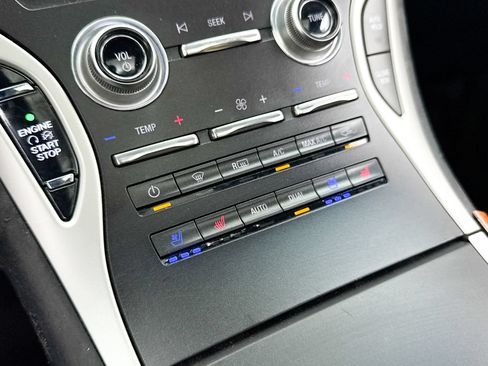Used 2019 Lincoln Nautilus Reserve FWD image 25