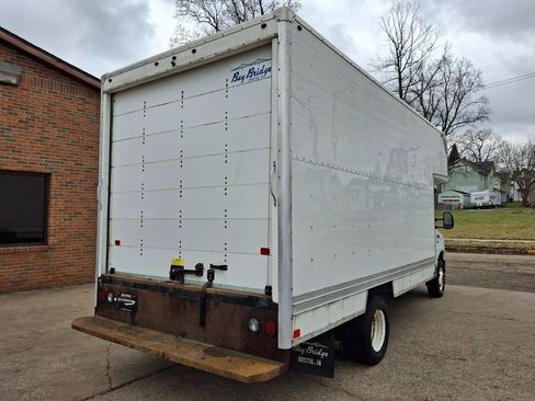 Used 2015 Ford E-350 and Econoline 350 Super Duty image 5