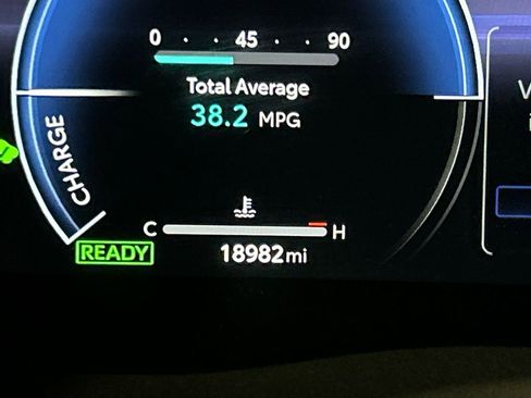 Used 2025 Toyota Camry XLE w/ Premium Plus Package image 22