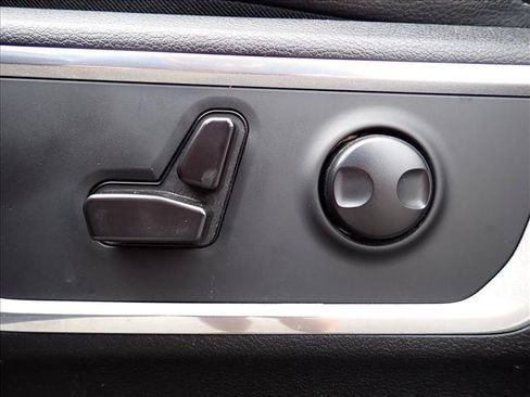 Used 2023 RAM 1500 Laramie AWD/4WD image 13