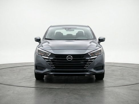 Used 2025 Nissan Versa SV FWD image 2