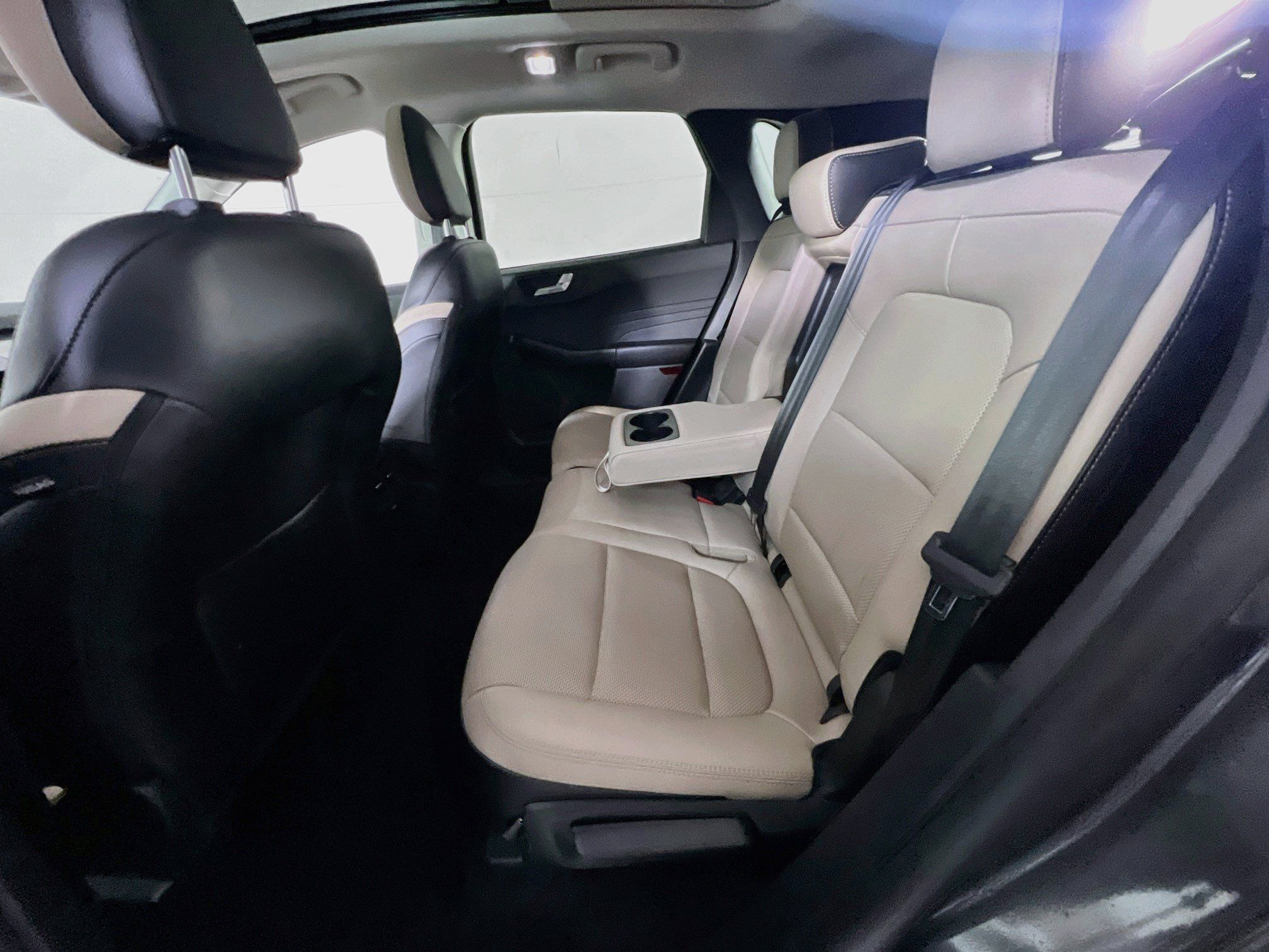 Used 2022 Ford Escape SEL w/ Technology Package FWD image 25