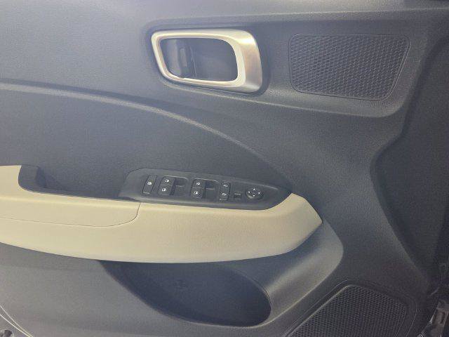 New 2026 Hyundai Venue SEL FWD image 28