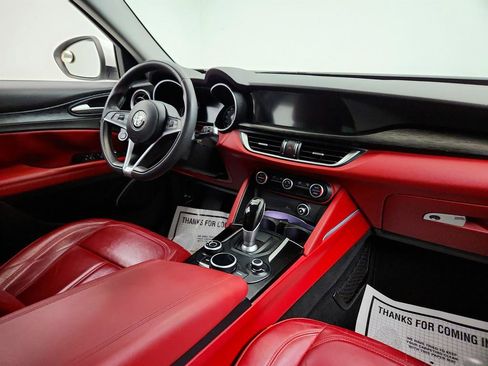 Used 2019 Alfa Romeo Stelvio AWD image 24