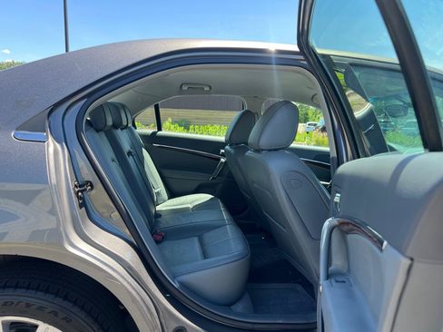 Used 2010 Lincoln MKZ FWD image 34