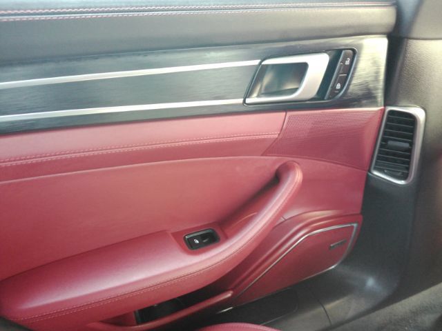 Used 2022 Porsche Panamera Platinum Edition RWD image 35