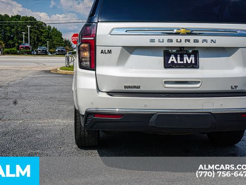 Used 2022 Chevrolet Suburban LT w/ LT Signature Package AWD/4WD image 16