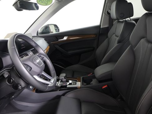 Used 2024 Audi Q5 e Premium w/ Convenience Package image 19