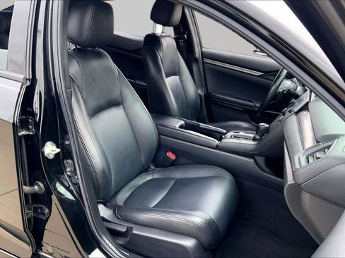 Used 2019 Honda Civic Sport image 9